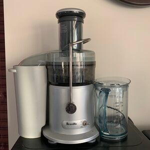 Juicer Breville